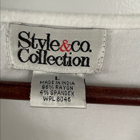 White Floral Women's Top - Picture 2 of 4